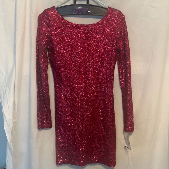 La Cite Dress!! - Picture 1 of 4